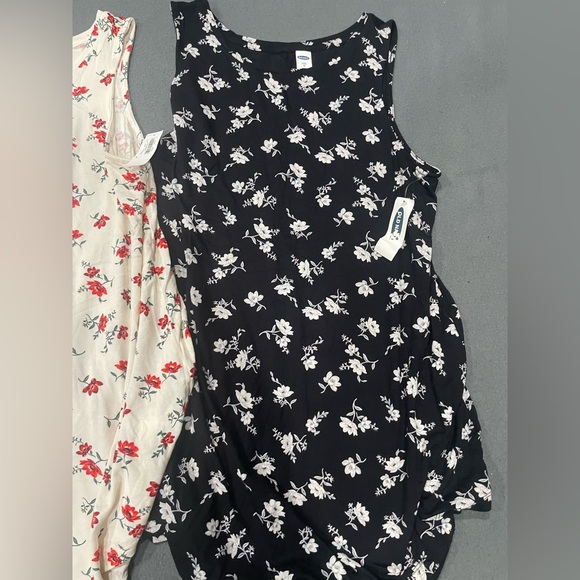 *BUNDLE* 2 Old Navy Women’s Luxe Sleeveless Top Size Small - Picture 4 of 6
